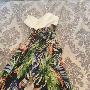 Tropical floral jumper. Flowy pant style.